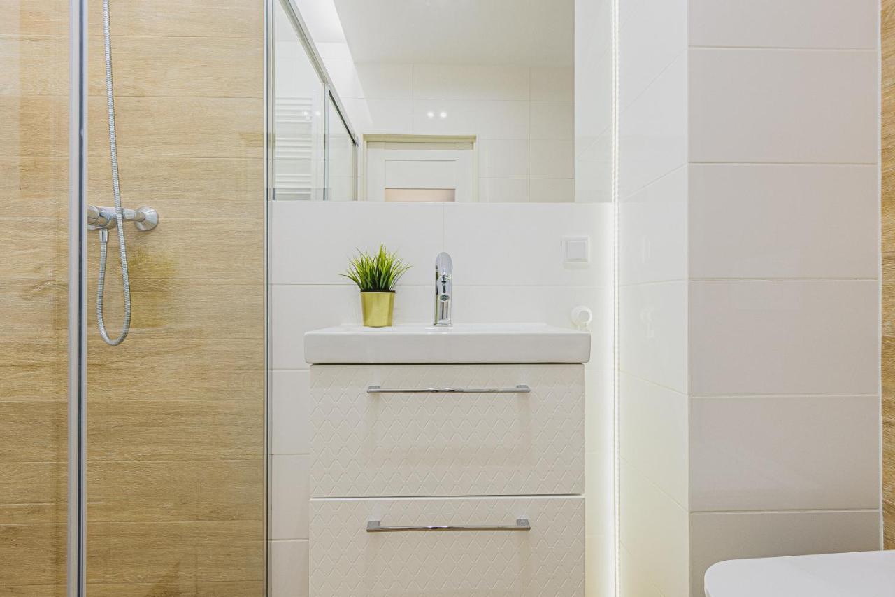 Floris Apartment 우치 외부 사진