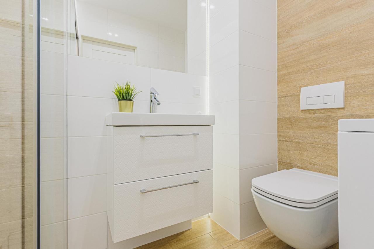 Floris Apartment 우치 외부 사진